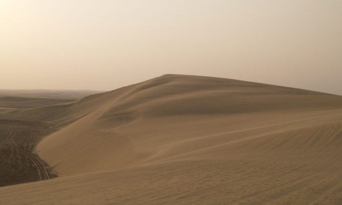 Architecture degree zero: island, desert, mountain